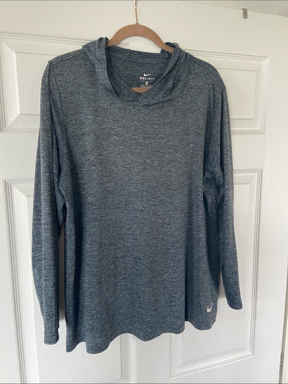 Nike Women’s Long Sleeve Hooded Dri-FIT Top - Charcoal Heather